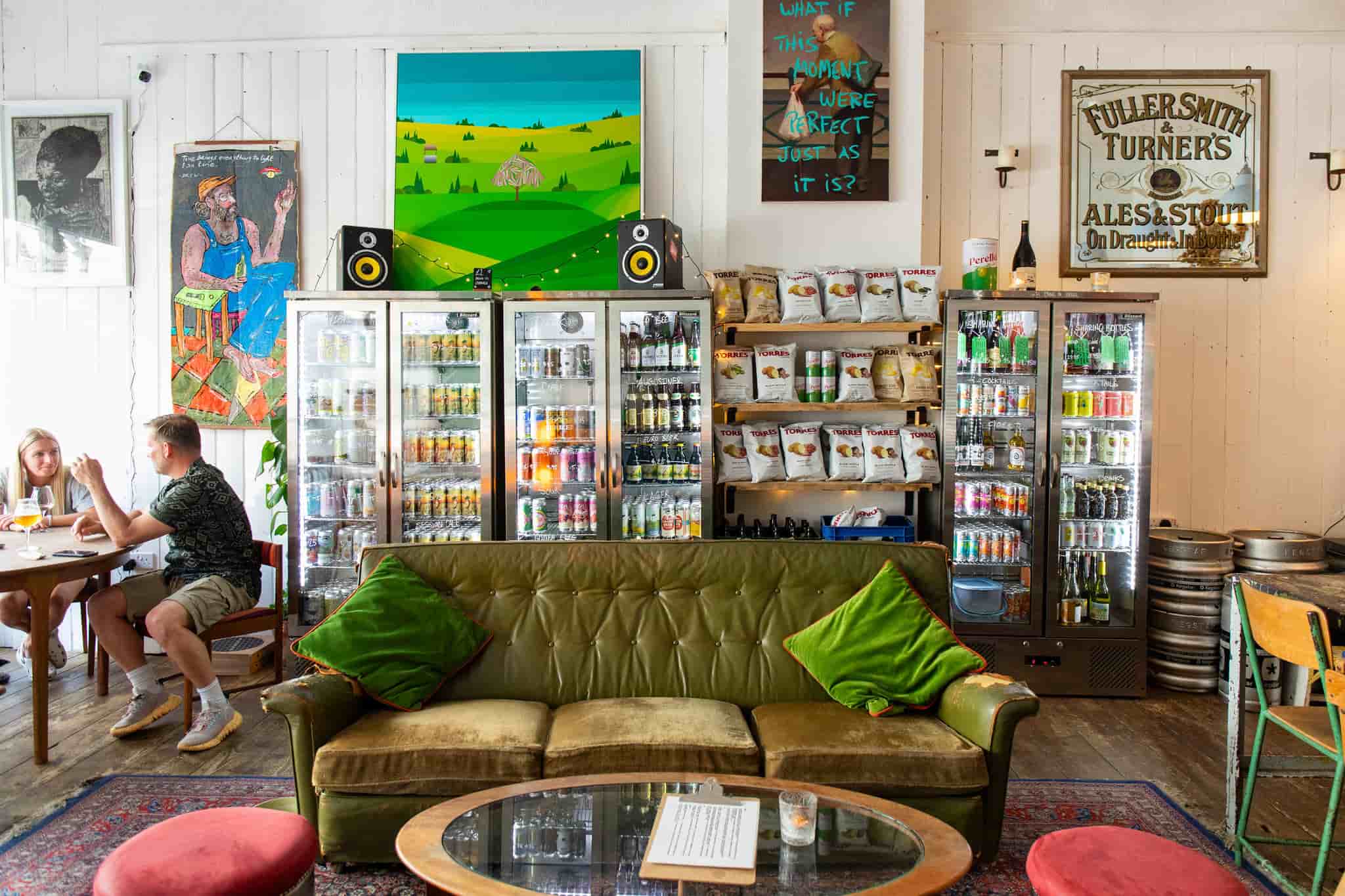 Shot of pub by EllenRichardson, HoxtonMiniPress.