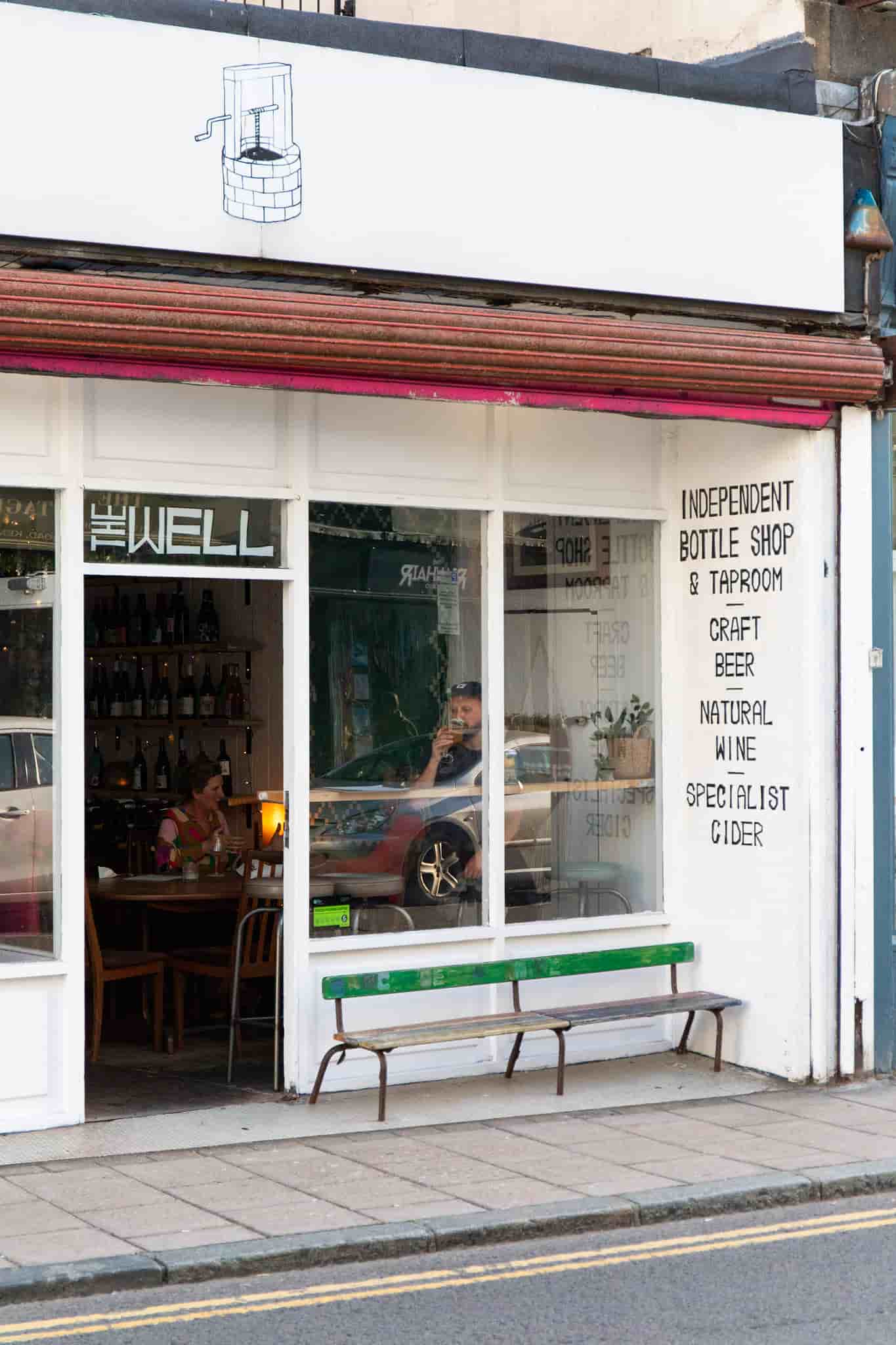 Shot of exterior pub by EllenRichardson, HoxtonMiniPress.