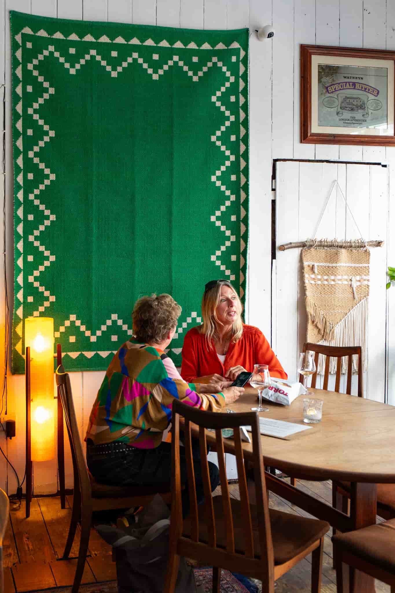 Two people chatting by EllenRichardson, HoxtonMiniPress.